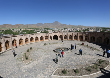 زیباترین کاروانسرای مدور ایران در همدان