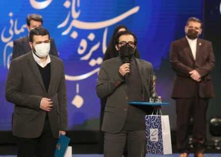 “موقعیت مهدی” بهترین فیلم، میرکریمی بهترین کارگردان و جایزه سردار سلیمانی برای “بدون قرار قبلی” شعیبی + فهرست برندگان سیمرغ