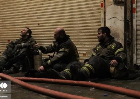 اطفاء کامل حریق بازار تهران با دو مصدوم سطحی