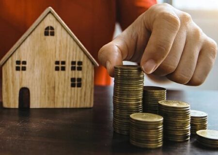 یک ششم وام مسکن می‌پرد!