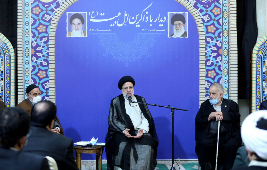 بانیان وضع موجود نباید در عرصههای مدیریتی باشند