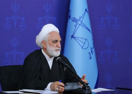 نظام سلطه به‌سردمداری آمریکایی‌ها مشغول اقدامات ضدحقوق‌بشری علیه ملت ایران است