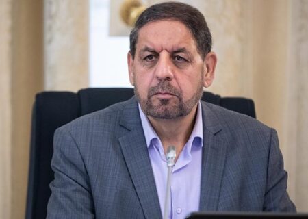 برخی سلبریتی‌ها در مسیری قدم برداشتند که موجب لطمه به کشور شد