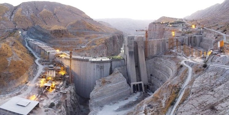 دریاچه سد جزو سازندهای نفوذناپذیر است