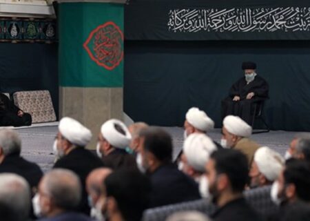 مراسم عزاداری شام شهادت حضرت زهرا(س) با حضور رهبر انقلاب برگزار شد