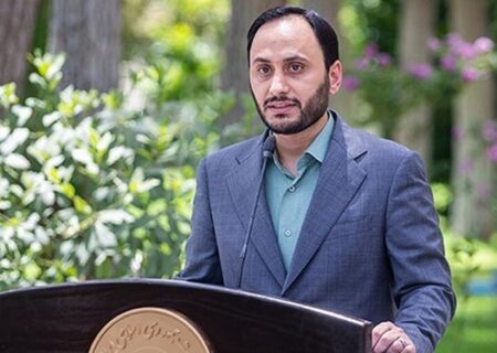 سیاست اصلی این دولت توجه جدی به مردم است