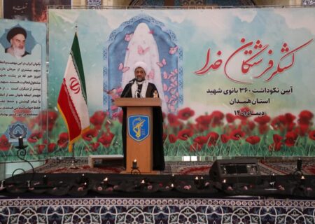 دشمن از عفت زنان ما می‌ترسد