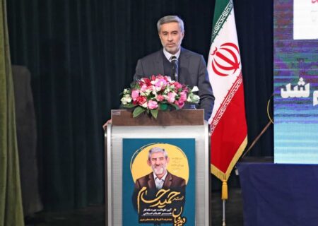 تجلیل از دیده بان بیدارهور العظیم ادبیات دفاع مقدس ،استادحسام/تجلیل از چهره خالق ماندگار وافتخار همدانی تقدیر از خانواده شهداست