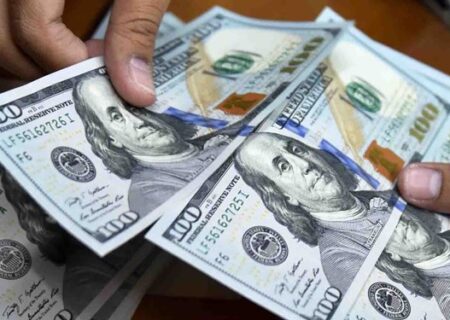 تلاش سوداگران ارز برای بی‌اثر‌ نشان‌دادن اقدامات دولت