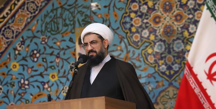 برخورد مسئولان نسبت به تروریستی خواندن سپاه مقتدرانه باشد