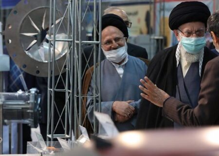 رهبر انقلاب از نمایشگاه توانمندی‌های صنعتی بازدید کردند