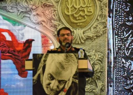 دشمنان در مقابل عظمت ملت ایران زانو زدند