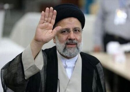 رئیس جمهور وارد بافق شد