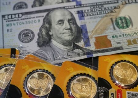 ثبات در قیمت دلار و کاهش بهای سکه در بازار امروز