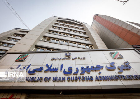 چشم‌پوشی دولت سیزدهم از ۱۳.۵ همت درآمد گمرکی و مالیاتی برای کاهش تورم