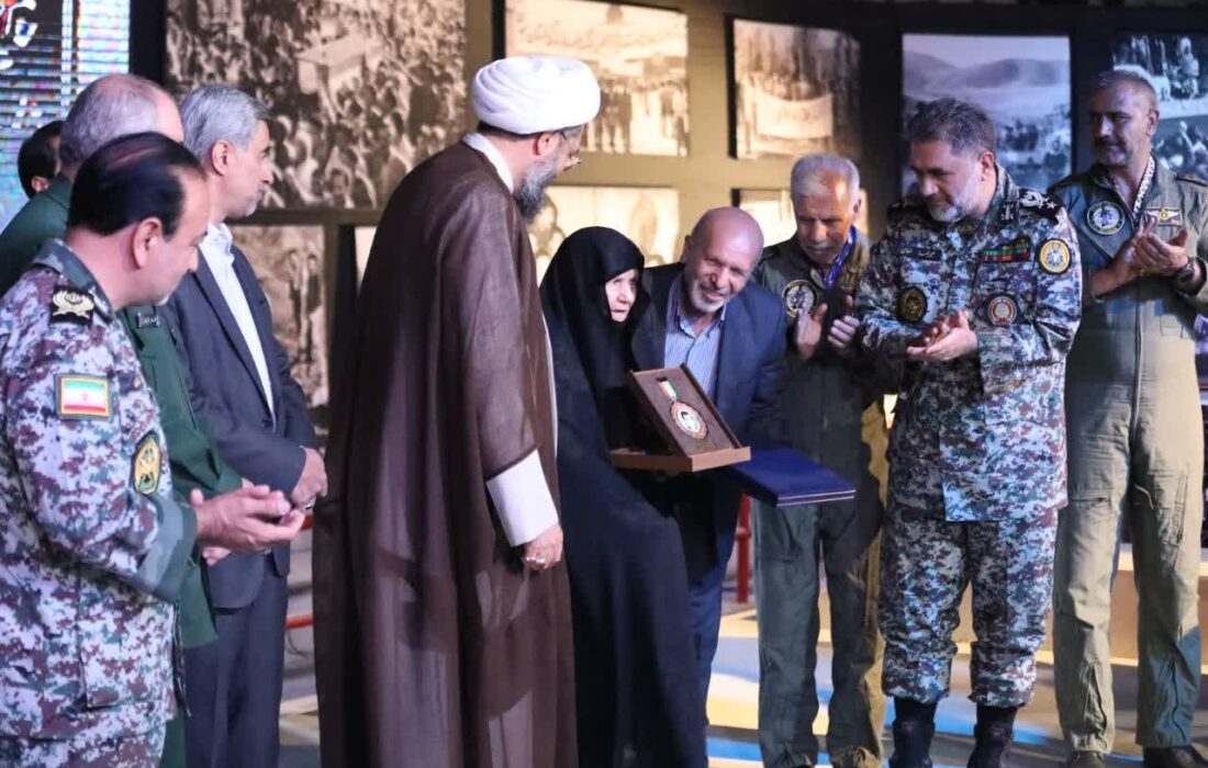 تجلیل از خانواده شهیدان شاهحسینی، آبکار، رنجبران و یوسفیصفت