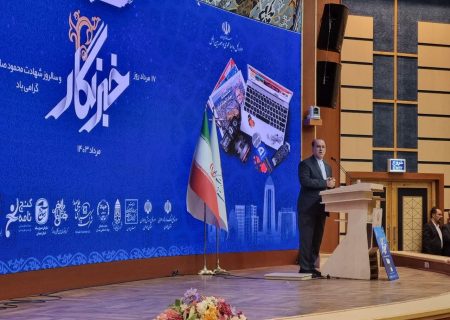 حرف اول مطبوعات اطلاع رسانی و پیوند بین حاکمیت و مردم است