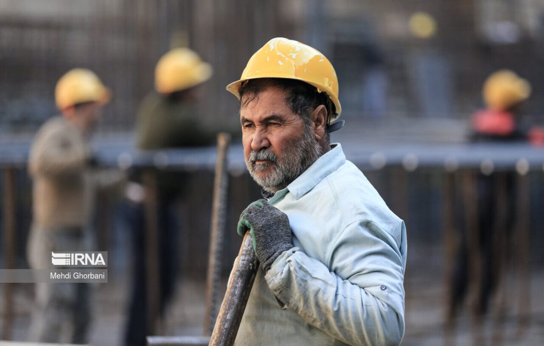 تعیین حداقل دستمزد ۱۴۰۴ کارگران در شورای عالی کار با اخذ نظر نخبگان