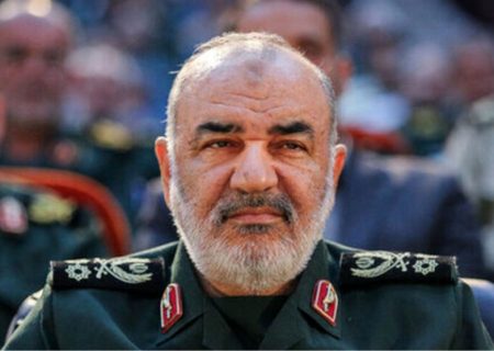 قدردان سربازان گمنام در جنگ اطلاعاتی با استکبار هستیم