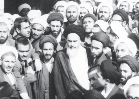 دلیل تغییر دیدگاه امام (ره) در قبال فعالیت سیاسی روحانیون چه بود؟