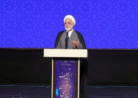 به‌صرفِ “سخنان کلیشه‌ای” شعار سال تحقق نمی‌یابد