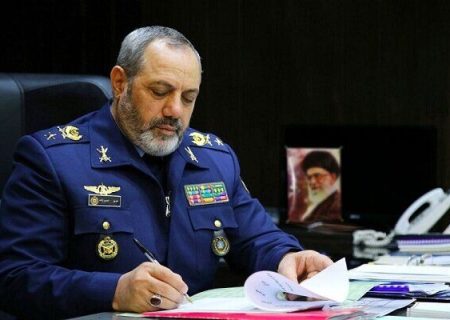 ارتش سنبل مقاومت و نماد مجاهدت ملت سلحشور ایران است