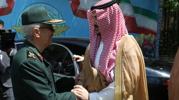 استقبال سرلشکر باقری از وزیر دفاع عربستان