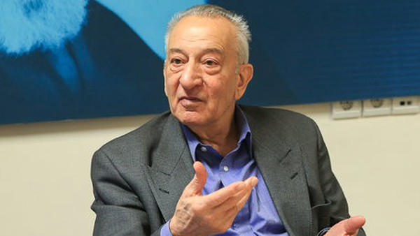 پدر علم هسته‌ای ایران در همدان آرام می‌گیرد