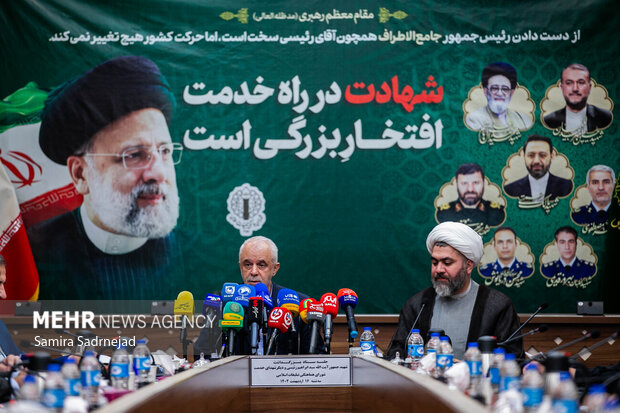 دیدار خانواده شهدای خدمت با رهبر انقلاب