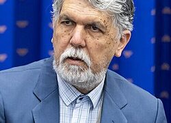 بی‌صبرانه منتظر حضور رهبر انقلاب در نمایشگاه کتاب هستیم