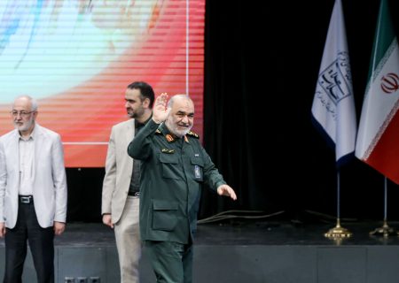 آن‌که جنگ را می‌شناخت و صلح می‌خواست