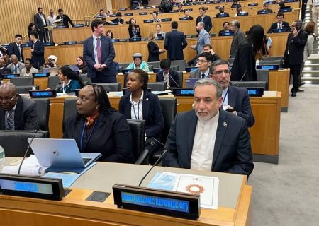 باید یکجانبه‌گرایی را که تهدیدی جدی برای صلح جهانی است مردود بشماریم