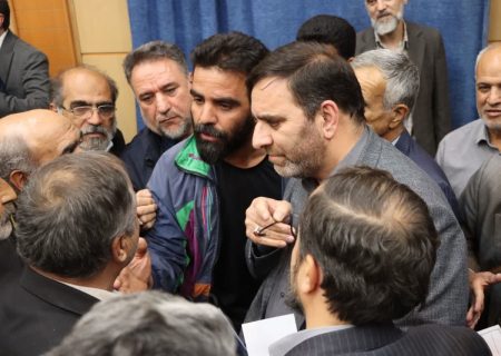 نشست مشترک شهردار همدان با اعضای مجمع معتمدین ولایت‌مدار و کارآمد محلات شهر همدان