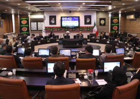 پیگیری واگذاری احداث میدان میوه‌وتره‌بار به شهرداری را رها نمی‌کنیم