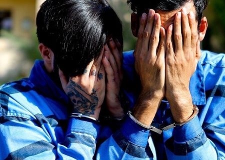 انهدام باند بزرگ توزیع و فروش سلاح در تهران/ کشف بیش از ۱۰۰ قبضه کلت کمری و سلاح گرم