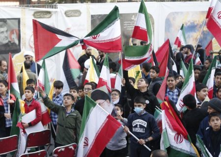 دانش‌آموزان پای کار انقلاب و نظام