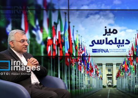 وزارت‌خارجه از هر فرصتی برای رفع تحریم استفاده می‌کند