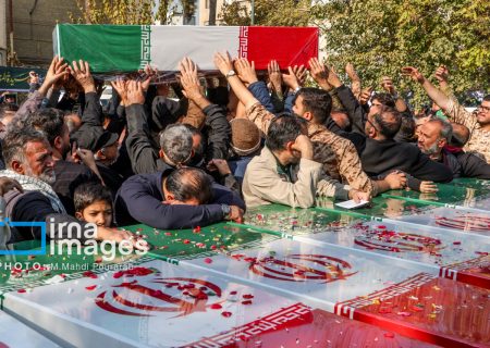 تشییع پیکر مطهر یکصد لاله‌ زهرایی در تهران