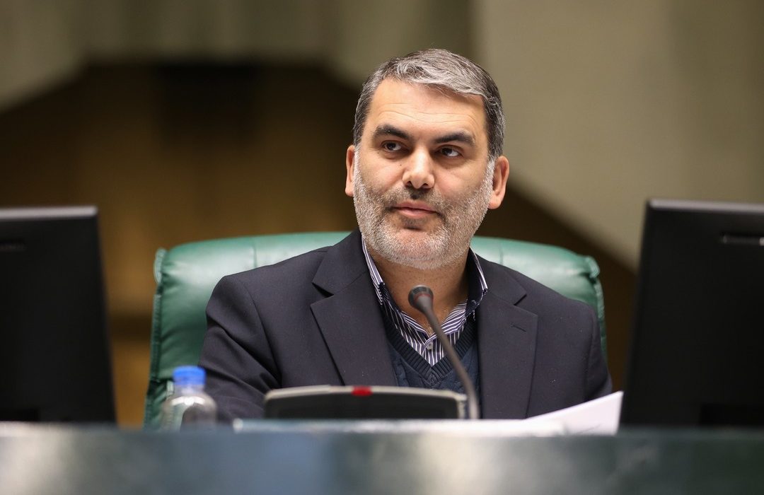 زنگنه: آقای پزشکیان! تیم شما پذیرفته‌اند که توان کاهش تورم و مهار ارز را ندارند