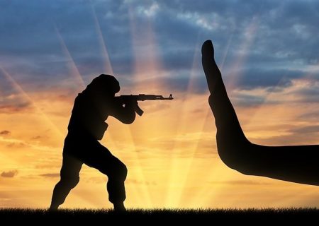 هر نوع دارایی حامیان مالی تروریسم توقیف خواهد شد