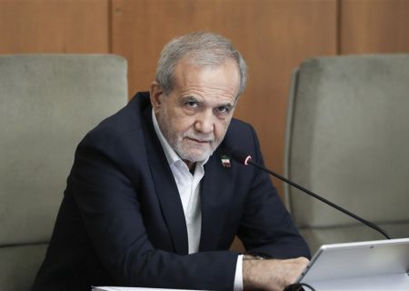 پزشکیان: تعرض به رهبری جنگ تمام‌عیار با ملت ایران است